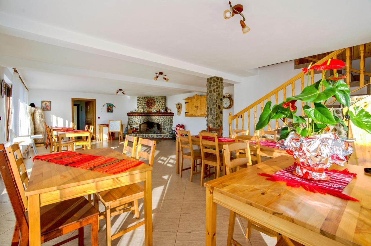 Pensiunea La Maria Lu' Sandoiu Hotel Poenari Ngoại thất bức ảnh