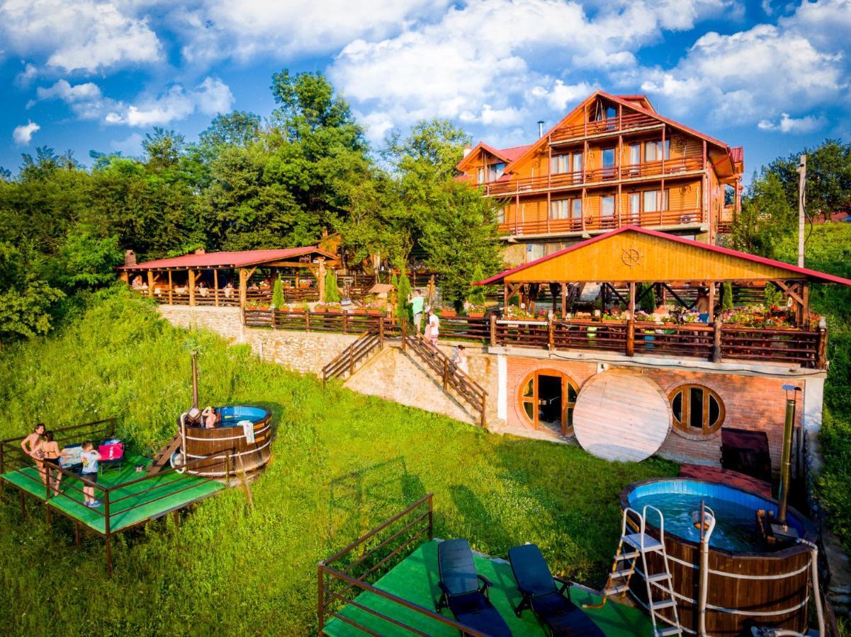Pensiunea La Maria Lu' Sandoiu Hotel Poenari Ngoại thất bức ảnh
