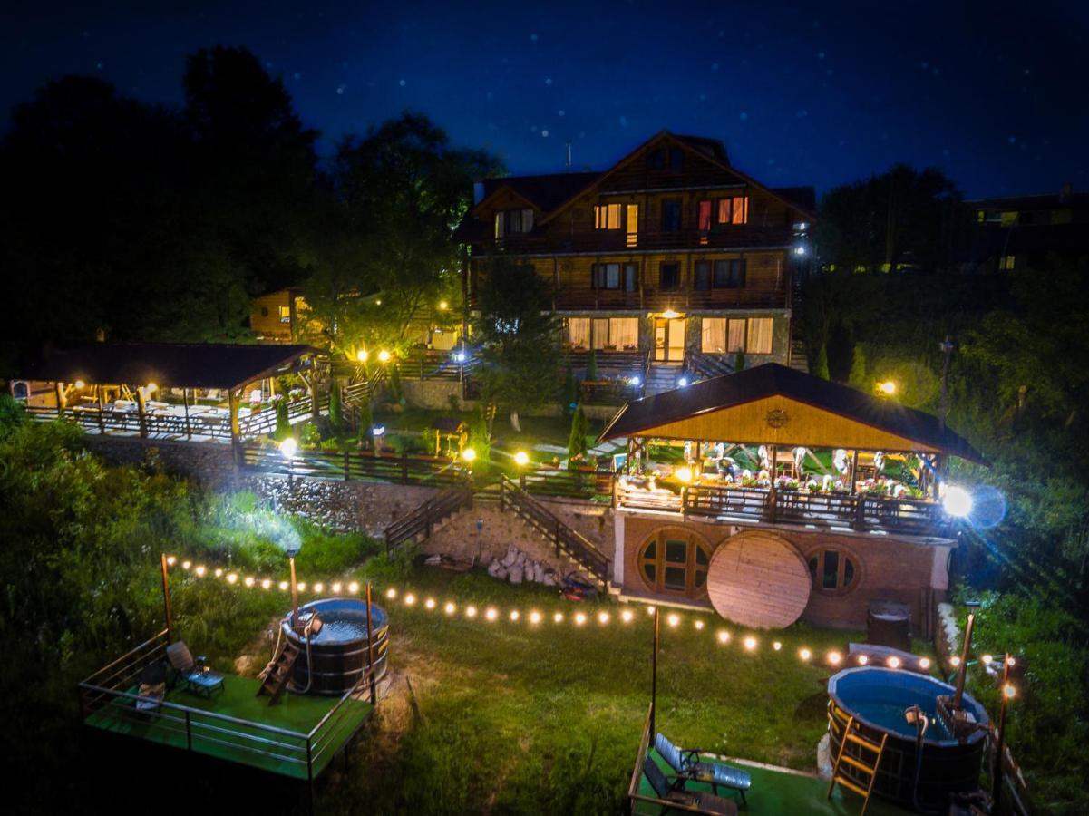 Pensiunea La Maria Lu' Sandoiu Hotel Poenari Ngoại thất bức ảnh