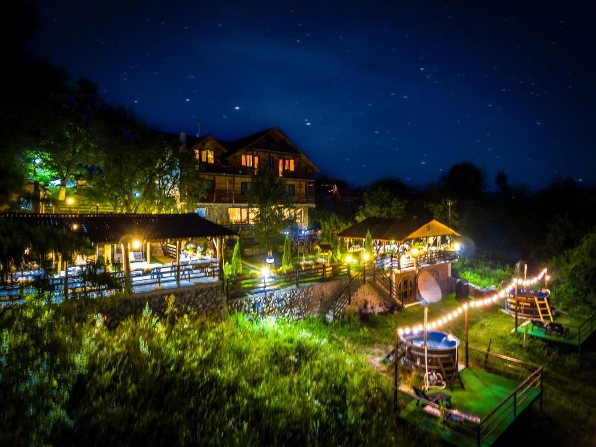 Pensiunea La Maria Lu' Sandoiu Hotel Poenari Ngoại thất bức ảnh