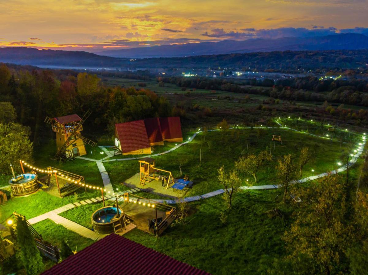 Pensiunea La Maria Lu' Sandoiu Hotel Poenari Ngoại thất bức ảnh